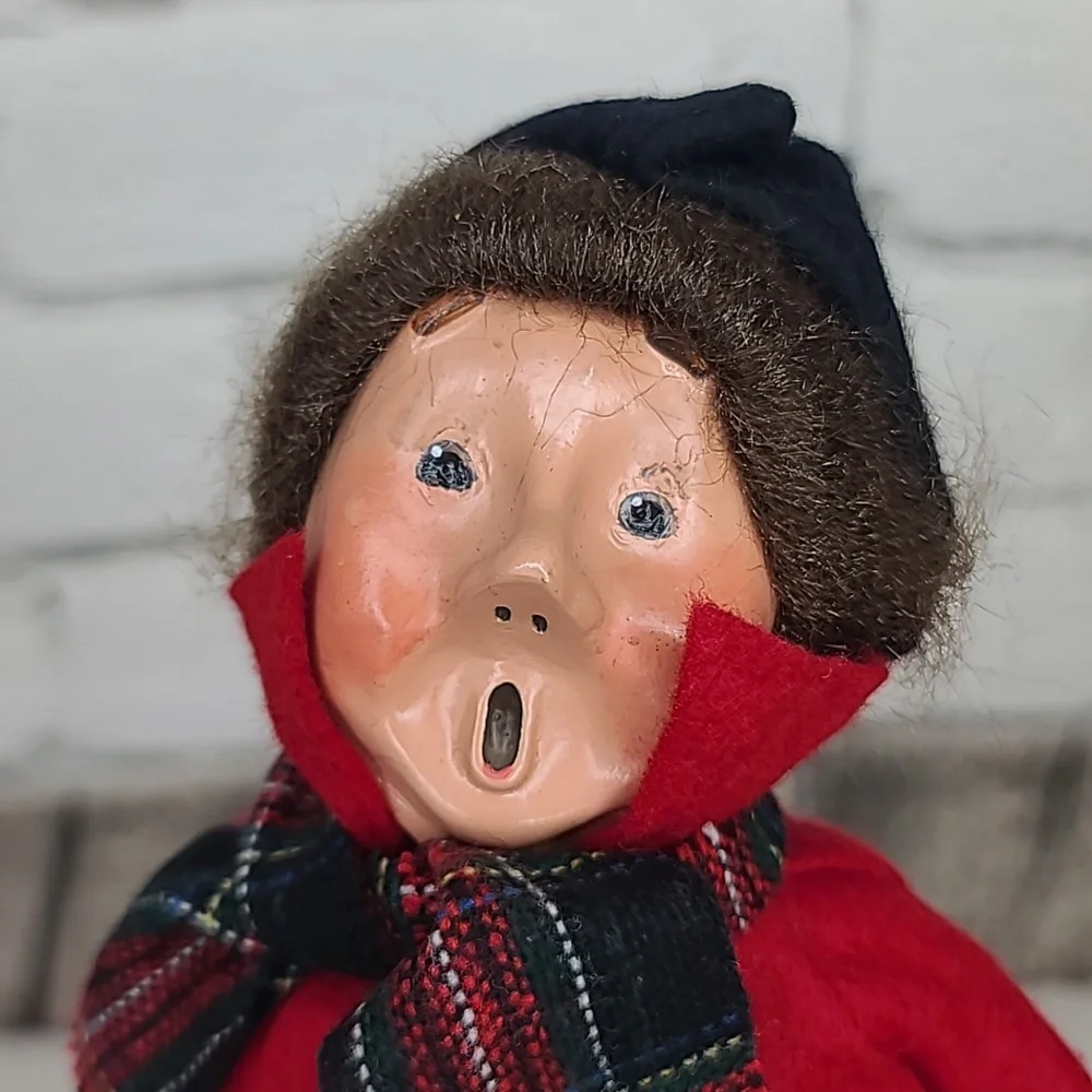 Byers' Choice Carolers '87 Handcrafted Adult Caroler Man w/Sheet Music Vintage